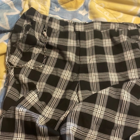 Hot Topic Pants - Hot Topic Plaid Pants with Chain